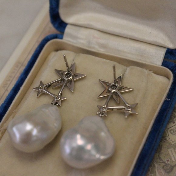 18k White Gold, Diamond and Pearl Earrings - Picture 4 of 6